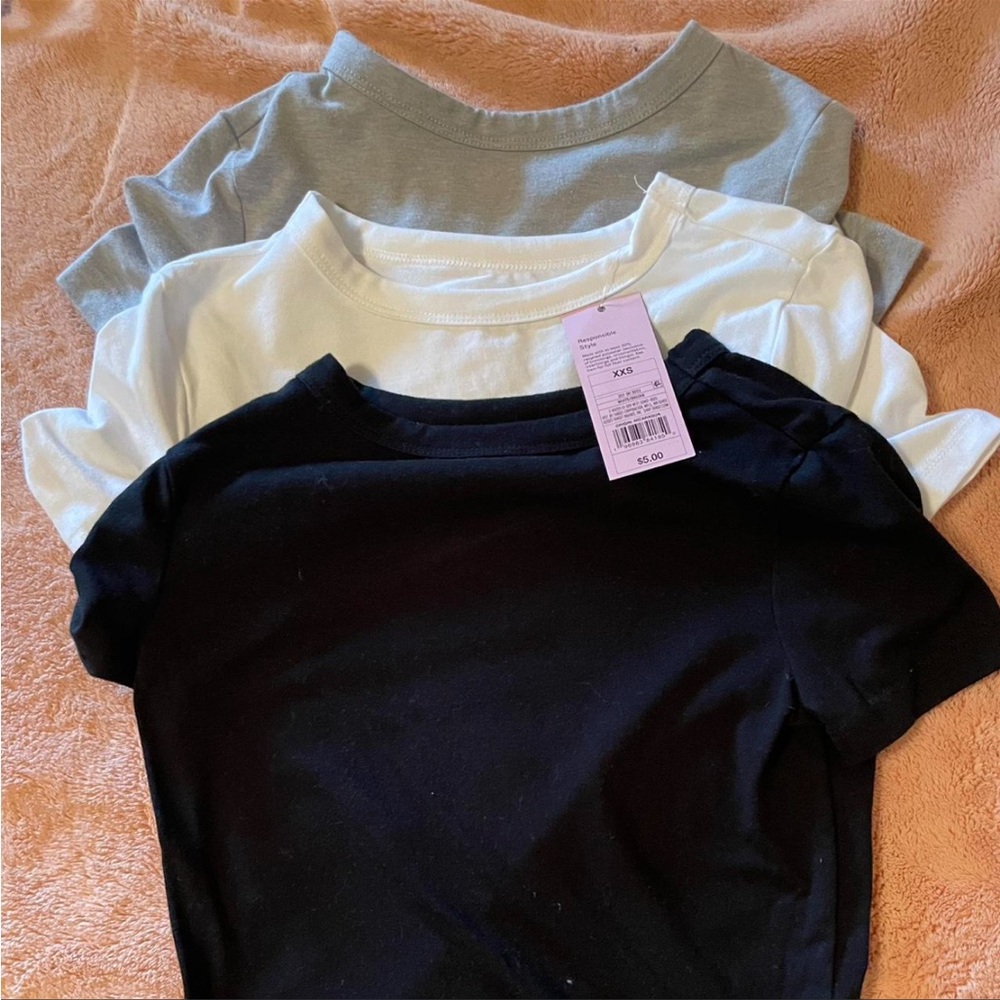 Crop Top T-Shirt Set - Black, White, and Gray